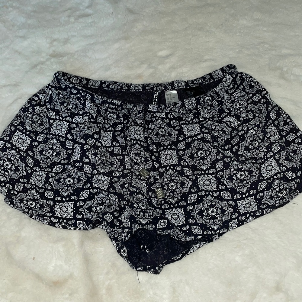 Divided by H&M shorts